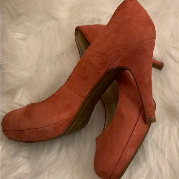 Marc Fisher Coral suede platform heels - Picture 2 of 3